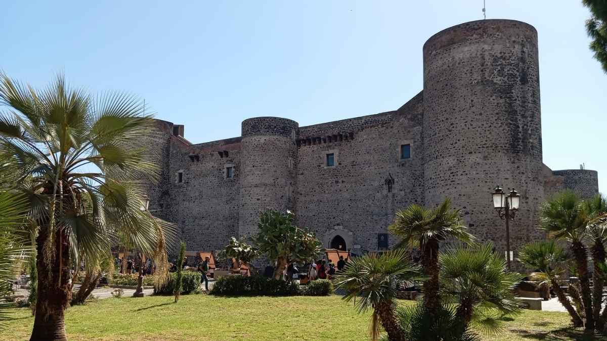 castello Ursino chiuso