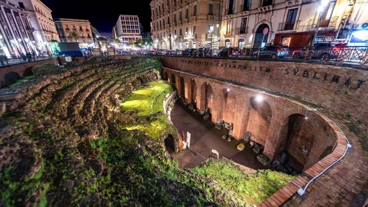illuminazione anfiteatro a Catania